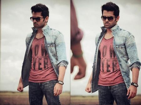 పైరేటెడ్ లింక్ లు వదిలిన హీరో రామ్