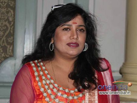 రాజకీయాల్లోకి మరో హీరోయిన్, గొడవలొచ్చేస్తాయేమో?