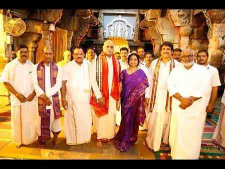 దర్శకేంద్రుడి ప్లాన్, నాగార్జున కలియుగ దైవం పాత్రలో...