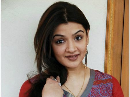 ఆర్తి అగర్వాల్ మీద చాలా ప్రెజర్ ఉంది: నిర్మాత సురేష్ బాబు