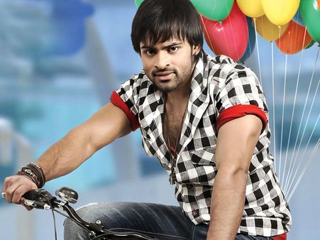 మెగా హీరోతో... పటాస్ డైరెక్టర్-దిల్ రాజు మూవీ