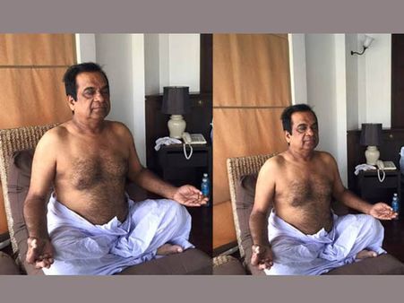 బ్రహ్మానందం... యోగా (ఫోటోస్)