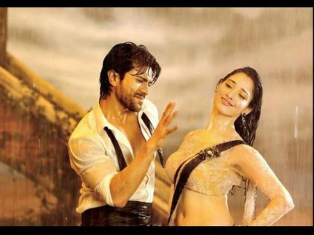 తడిచిన అందాలతో హీరోయిన్లు యమ హాట్ గురూ..! (ఫోటోలు)