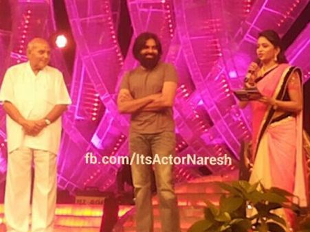 లేటెస్ట్ ఫొటోలు : పవన్ కళ్యాణ్ @ఈటీవి పంక్షన్