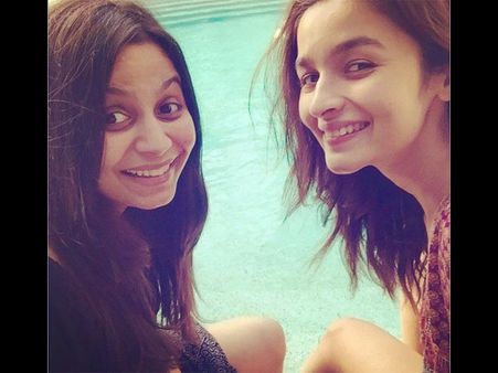 హీరోయిన్ రాయల్ వెకేషన్: ఫలక్‌నుమా ప్యాలెస్ లో (ఫోటోస్)