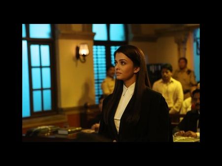 ఫస్ట్ స్టిల్.... ఐశ్వర్యరాయ్ వాదిస్తోంది!