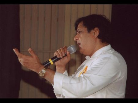 అలనాటి ప్రముఖ గాయకుడు వి.రామకృష్ణ మృతి