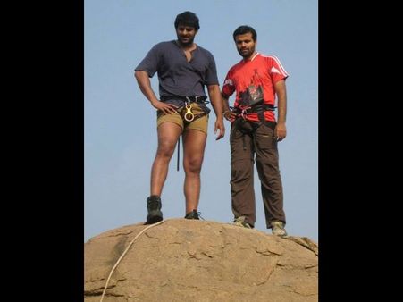 ప్రభాస్....కొండలు ఎక్కుతూ ట్రైనింగ్ (ఫోటోస్)