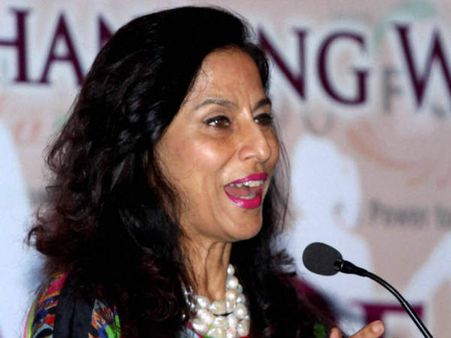 'బాహుబలి'..పై కాలమిస్ట్ శోభాడే కామెంట్