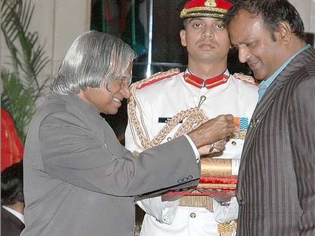 ఆ సాయినాథుని, వెంకటేశ్వర స్వామిని ప్రార్థిస్తున్నా: మోహన్ బాబు