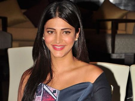 ఫీలవ్వట్లేదు, దర్శకుడినే అడగండి: శృతి ‘శ్రీమంతుడు’ ఇంటర్వ్యూ