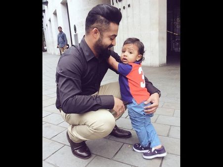 లేటెస్ట్ ఫొటోలు: ఎన్టీఆర్ @లండన్ లో