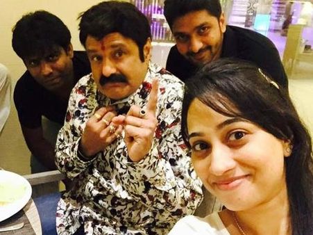 అల్లరి: అక్కినేని లాగ బాలకృష్ణ ఫన్నీ సెల్ఫీ (ఫొటో)