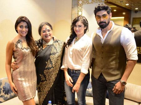 సైమా 2015: దుబాయ్‌‍లో బాలయ్య, బన్నీ, రానా, హీరోయిన్లు (ఫోటోస్)