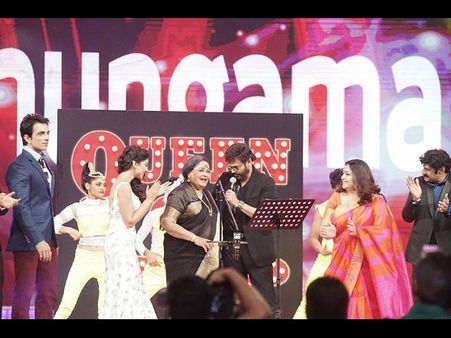 సైమా-2015 రెడ్ కార్పెట్: సందడే సందడి (ఫోటోస్)