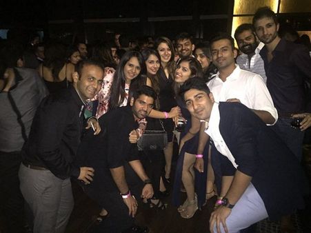 హన్సిక బర్త్ డే సెలబ్రేషన్స్ (ఫోటోస్)