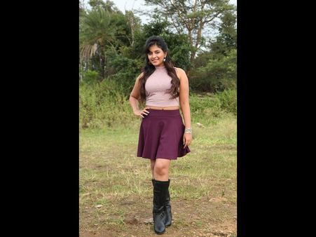 ‘చిత్రాంగద’లో హీరోయిన్ అంజలి హాట్ లుక్ (ఫోటోస్)
