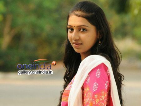 ఆ హీరోయిన్ మహా ముదురు... వయసు 19, ఎఫైర్లు 8