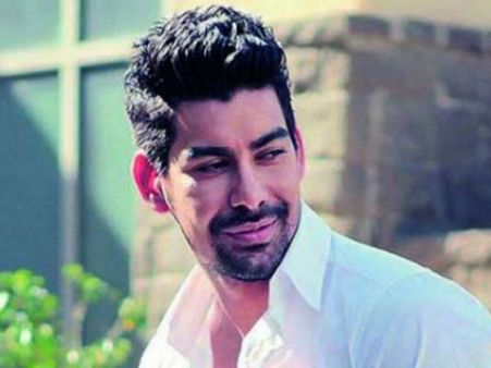 పవన్ కళ్యాణ్ గురించి విలన్ కబీర్ ఖాన్ ఇలా...