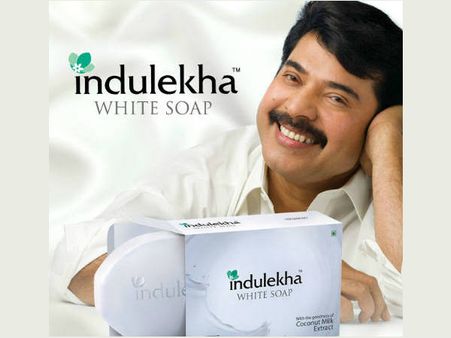 షాక్ :సబ్బు యాడ్ లో నటించినందుకు స్టార్ హీరోపై కేసు