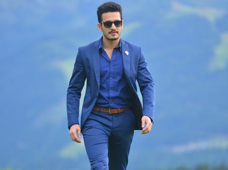 అఖిల్ కేక పెట్టించాడు‌: 'అఖిల్‌' థియోటర్ ట్రైలర్ (వీడియో)