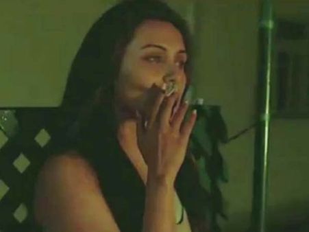 రియల్ లైఫ్‌లో ఆ దురలవాటున్న హీరోయిన్లు (ఫోటో ఫీచర్)