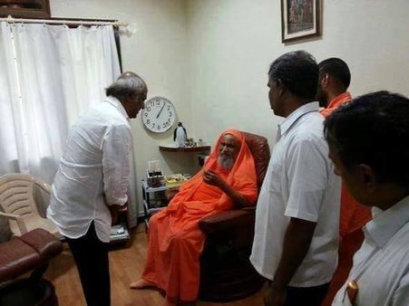 స్వామి దయానంద గిరి కన్నుమూత..రజనీకాంత్ ట్వీట్