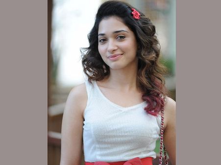 వీడియో : హాట్ తమన్నా వర్కవుట్స్ @జిమ్