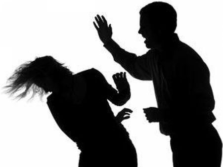 నిర్మాతపై దాడి: అసభ్యంగా ప్రవర్తించాడన్న మంగారెడ్డి