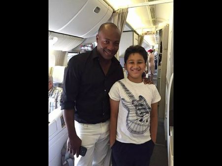 క్రికెటర్ లారాను కలిసిన మహేష్ బాబు కొడుకు (ట్వీట్)