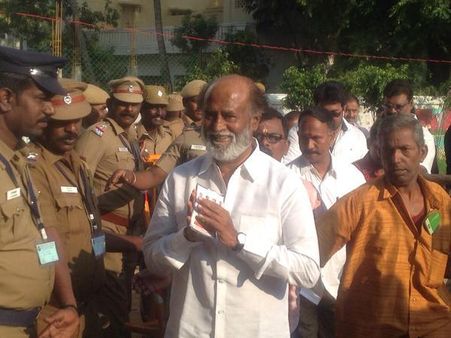 పదవులకు రాజీనామా చేయాలి: రజనీ కాంత్ కీలక వ్యాఖ్య