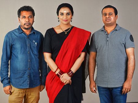 'షీ'గా శ్వేత మీనన్: ఆమె సరసన హీరో ఎవరో..