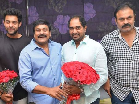 హాలీవుడ్‌కి ధీటుగా ఉంది: ‘కంచె’పై చిరంజీవి ప్రశంసలు (ఫోటోస్)