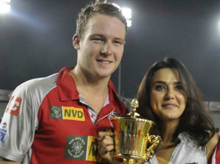 విదేశీ క్రికెటర్‌తో ప్రీతి జింతా లవ్ ఎఫైర్?