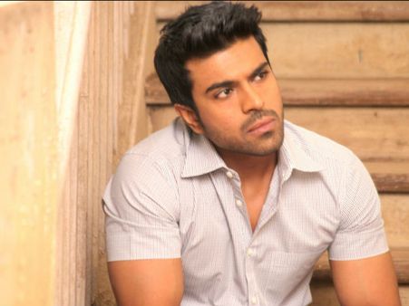 చేతులెత్తేసిన రామ్ చరణ్ నిర్మాత, రంగంలోకి అల్లు అరవింద్?