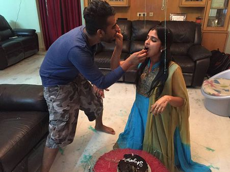 ఆనందహేల: యాంకర్ శ్యామల బర్త్ డే సెలబ్రేషన్స్ (ఫోటోస్)