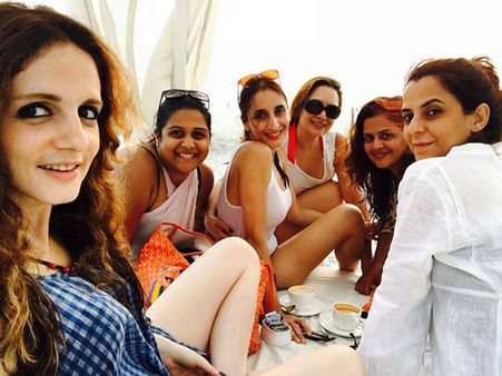 హృతిక్ మాజీ భార్య గోవా బీచ్‌లో...(హాట్ ఫోటోస్)