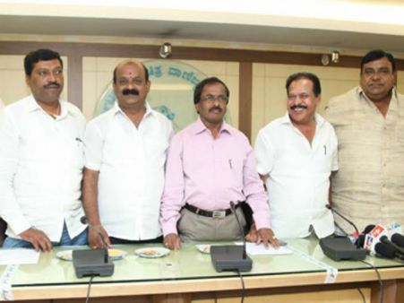 సంచలన నిర్ణయం: గోవా చిత్రోత్సవ బహిష్కరణ