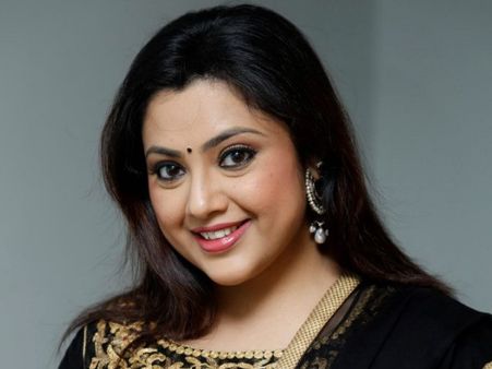 తల్లిగా సమంత: విజయ్ సరసన నటి మీనా కూతురు