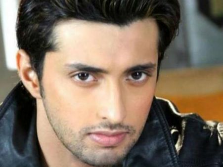 కార్, అపార్టుమెంటులో నటిపై అత్యాచారం.. కేసు నమోదు