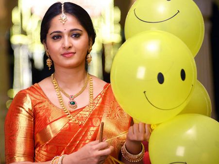 అనుష్క కి ప్రభాస్, రాజమౌళి,రానా ఇలా అందరూ...