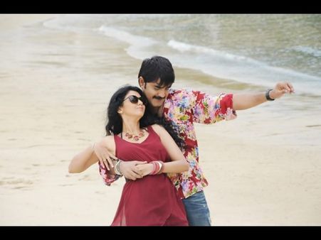 వీడికి దూకుడెక్కువ....