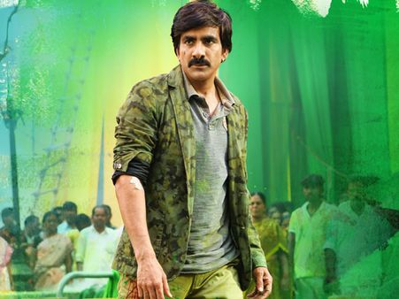 కొత్త డైరక్టర్ ని పరిచయం చేస్తున్న రవితేజ