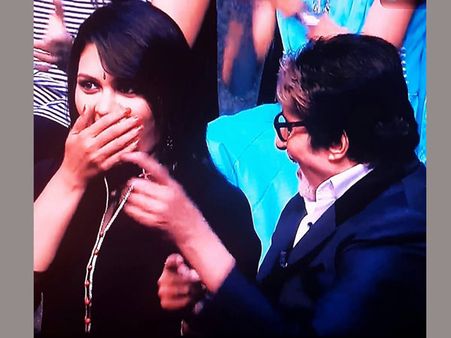 1.3 లక్షల మందికి భోజనం...బిగ్ బి మెచ్చుకున్నారు