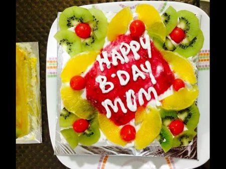 ‘ఐ లవ్ యూ మమ్మీ’: రేణు దేశాయ్‌కి కొడుకు లెటర్!