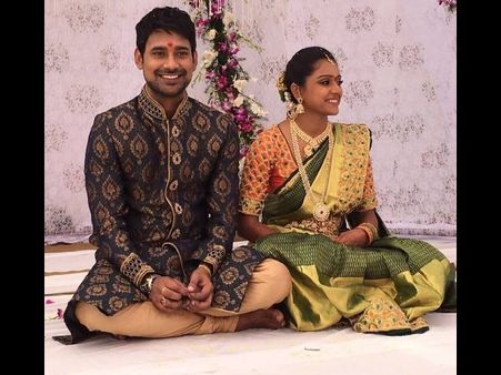 వరుణ్‌ సందేశ్‌ కోలుకుని ... నిశ్చితార్దం (ఫొటో)