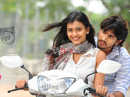 'కుమారి 21ఎఫ్' నిషేధించమంటూ ఫిర్యాదు