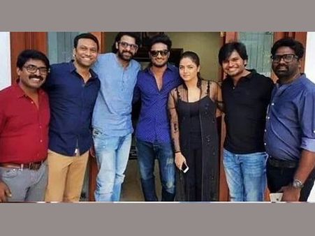 ఫ్రెండు కోసం ప్రభాస్ ప్రమోట్ చేస్తున్నాడు (ఫోటో)