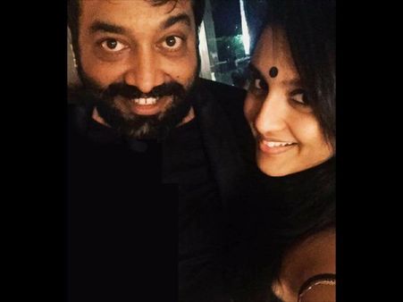 షాక్: కాలేజీ అమ్మాయితో స్టార్ డైరెక్టర్ సహజీవనం!