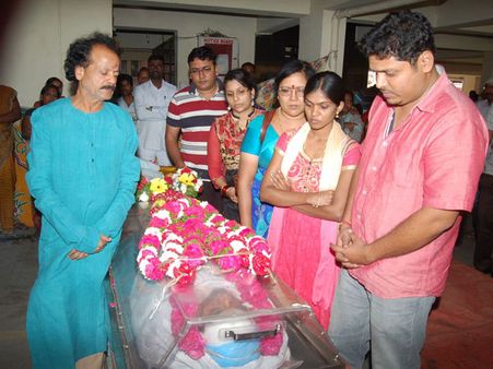 సడెన్‌ మార్పులు: రంగనాథ్‌కు కన్నీటి వీడ్కోలు (పిక్చర్స్)